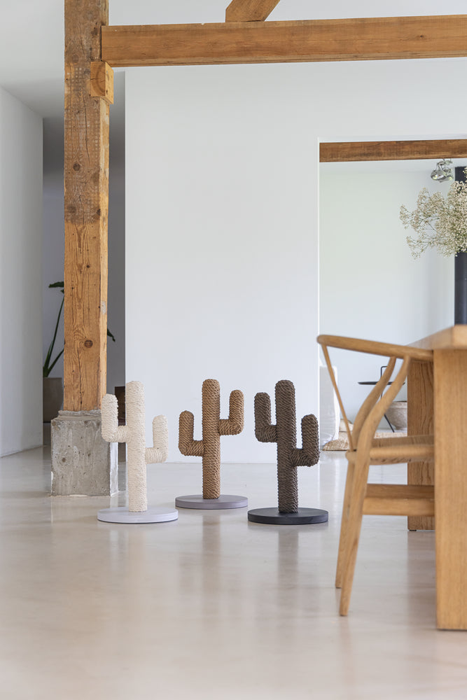 Cactus krabpaal taupe kleur 60 cm hoog van designed by lotte