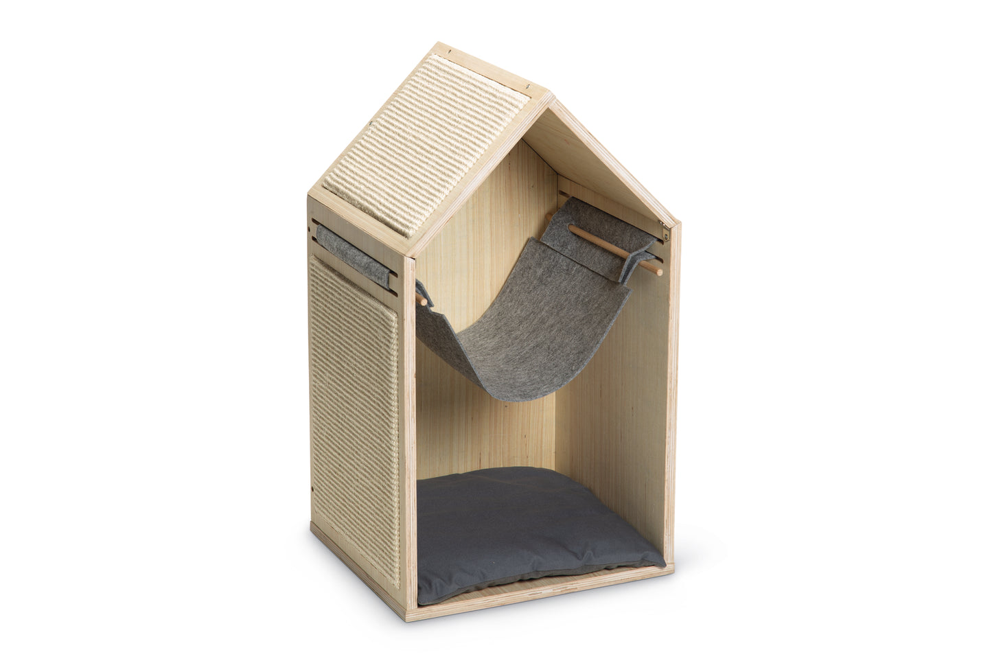 Een eigen huis, met een heerlijke hangmat om in te chillen. Wie droomt daar nu niet van? Voor jouw kat komt deze droom nu uit met het Beeztees Migo Krabmeubel. Dit houten kattenhuis is voorzien van stevig sisal en dus ideaal om de krabbehoefte op kwijt te kunnen. Op de onderste plank van het huis ligt een zacht kussentje, dus jouw kat kan zijn eigen slaapplek kiezen. Een fijne bijkomstigheid voor het baasje is dat het houten krabmeubel ook heel erg goed staat in ieder interieur.