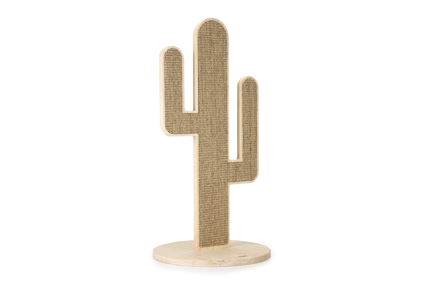 Waarschijnlijk ken je de super populaire Cactus krabpaal van het topmerk Designed by Lotte al? Daar hebben we nu een variant van opgenomen in ons aanbod, namelijk de Cactus Oze Krabpaal. Deze krabpaal is van hetzelfde topmerk, maar net een beetje anders, doordat deze cactus plat is in plaats van rond. Het leuke van deze krabpaal is, dat er aan beide kanten kan worden gekrabd en dat de krabpaal mooi staat in ieder interieur!
