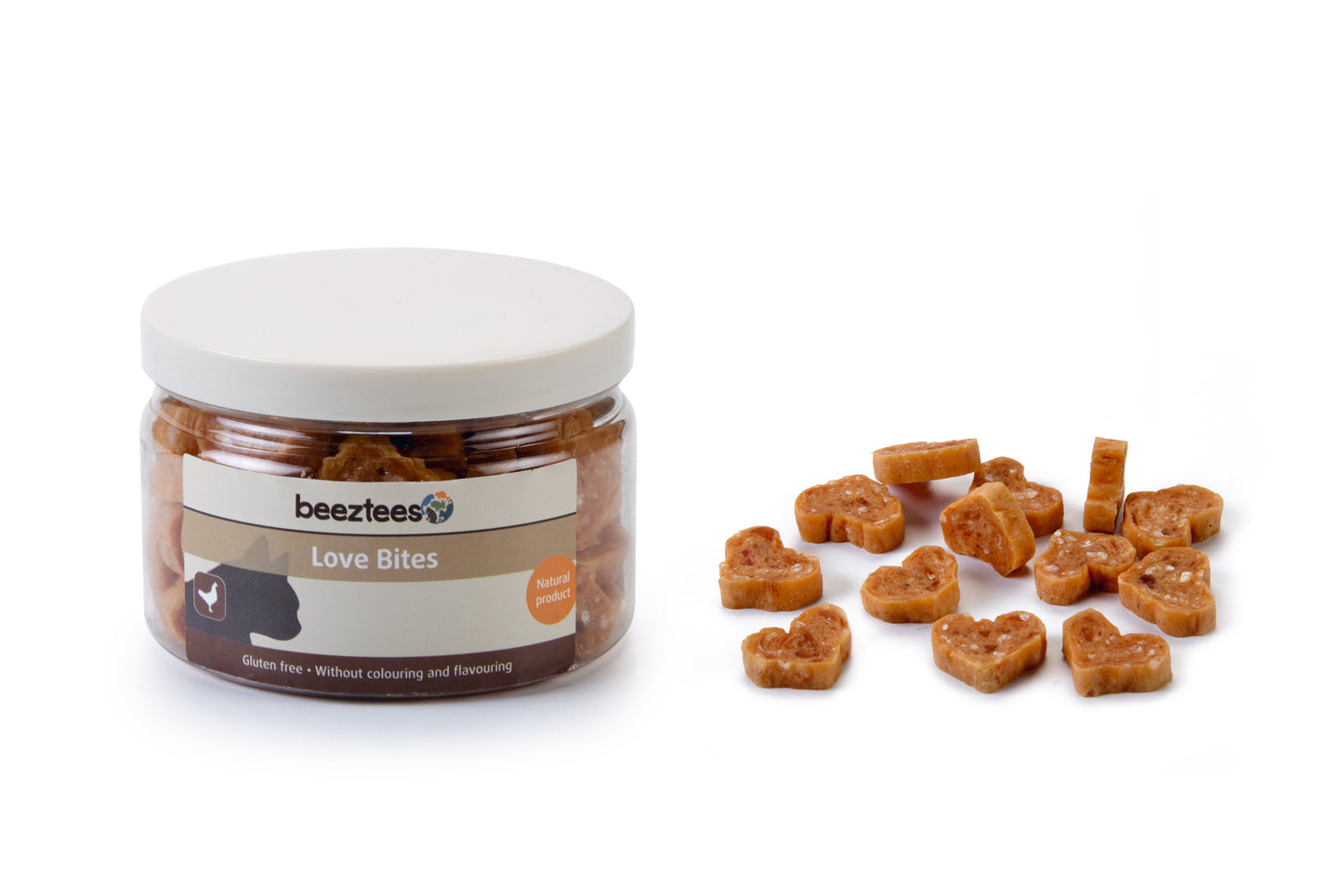 De Beeztees Love Bites zijn een ware delicatesse voor jouw kat. Dit natuurlijk product in de vorm van hartjes, bevat kip met sesam, is glutenvrij en bevat geen kleur- en smaakstoffen. De stukjes kip kunnen worden gegeven als beloning of gewoon als tussendoortje. Deze snack zit in een handig potje, die afsluitbaar is. Inhoud: 90 gram