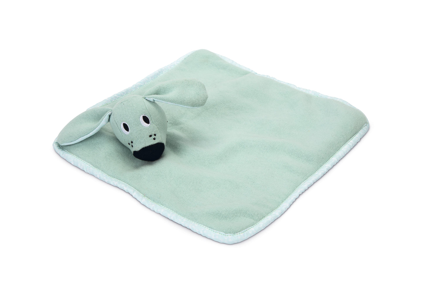 De Beeztees Puppy Dimpie Knuffellap is een leuk tutdoekje zoals je ze kent van babies, maar dan nu voor jouw pup! Dit lapje, in de vorm van een konijntje, zal jouw pup gebruiken als slaap- en speelmaatje. Deze knuffel kun je ook al in het nest van jouw pup leggen, zodat de nestgeur in het doekje trekt. Een knuffel of lapje met de nestgeur erin, zorgt namelijk voor een stukje geborgenheid. Dit heeft jouw pup nodig om de eerste periode mee te slapen of te spelen.